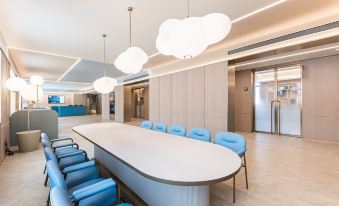 Hanting Hotel(Daqing East Station Passenger Transport Hub Store)