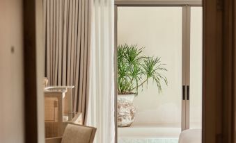 PE-LA Thapae Boutique Hotel
