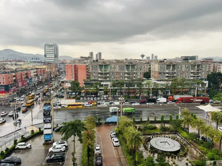 Midtown Hotel Отели рядом со станцией Zhangmutou Railway Station