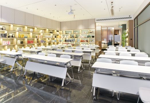 샹루 호텔 외관 또는 근처 하얼빈 서역 전경