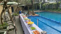 X Hotel Thai Nguyen - piscina