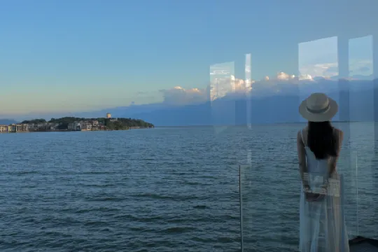 The Clouds Seaview Inn