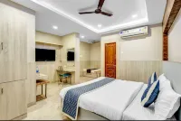 Wooden Park Hotel - Near DLF IT Park