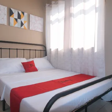 RedDoorz @ Aurea Apartelle 鄰近中菲律賓大學的酒店