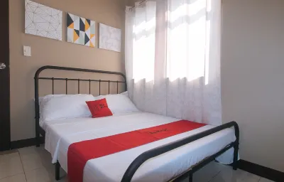 RedDoorz @ Aurea Apartelle Hoteles cerca de Catedral Jaro