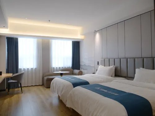 Rujia Huayi Selected Hotel (Xingtai Ningjin Tianyi Square Branch) فنادق في نينغ جين