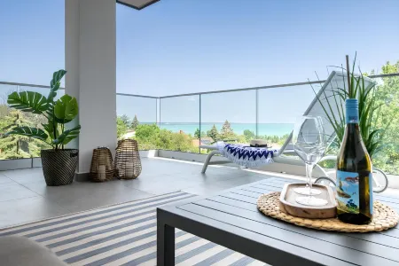 Lake Spirit Boutique Apartments Отели в г. Веспрем