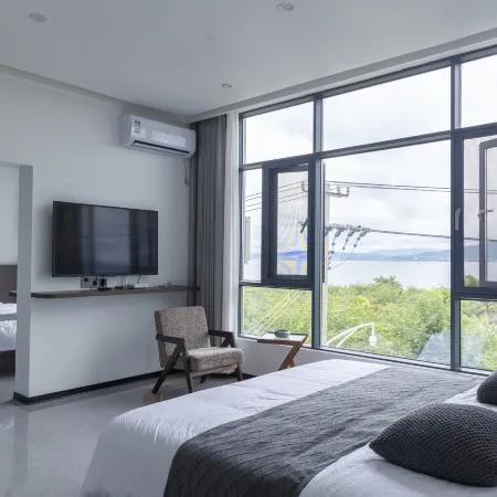 FuXianHuChengQing B&B
