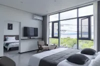 FuXianHuChengQing B&B