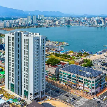 Sokcho Mari Vista Hotel Hotels near Yeongnangho