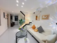 Youjia Selected Homestay (Central City Rainbow International) - balkon