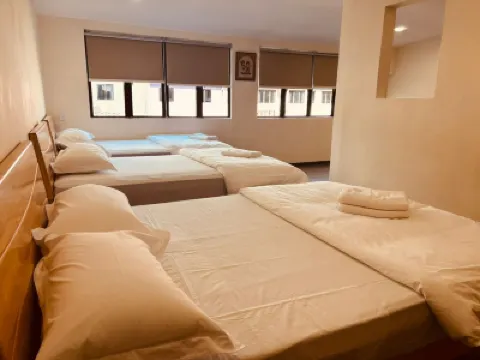 Entire Penthouse in the Heart of Melaka, Spacious & Elegant, 4R3B Hotel di 