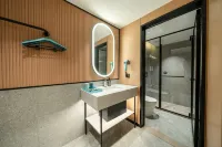 CITY COMFORT HOTEL （Guiyang Water Spray Pool Zilin An Subway Station Branch) 噴水池/太平路のホテル