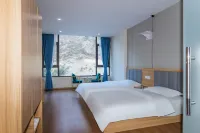 Batang Shiji Tingyuan Hotel - balcony