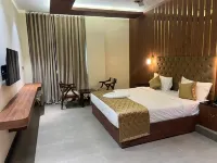 Hyders Mahal & Hotel