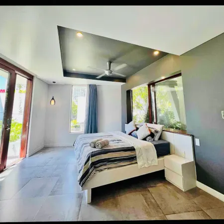 Luxury Villa  5 bedroom & private pool ( near My Khe Beach)