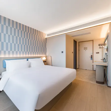 HanTing Hotel (Jinan Daming Lake) Отели рядом с достопримечательностью «Озеро Дамин»