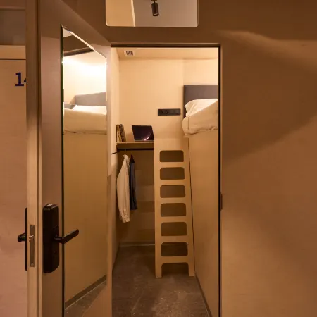 Morfeus Capsule Hotel