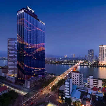 Courtyard by Marriott Danang Han River Отели рядом с достопримечательностью «Хан- Ривер»
