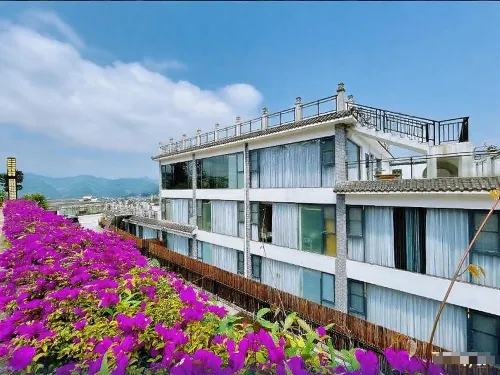 Elong Anyun Hotel (Renhuai Maotaizhen Wangtai Winery) فنادق في رن هواي