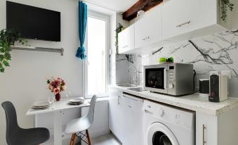 Studio in the heart of the Marais 1