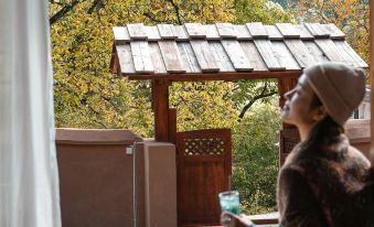 Lanping Shujiawu Township Luoguxuan Hiking Homestay
