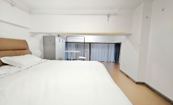 Xiaoxiang Family Homestay (Ningbo University Subway Station)