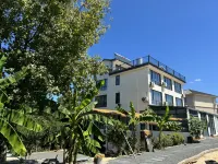 Xinchang Xiaoshulin Homestay Hotels near Xinchangbei Railway Station