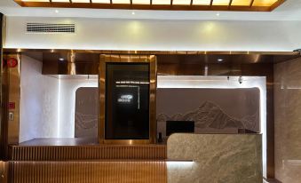 Changshouli Premium Hotel (Changshou Road Metro Station Branch)