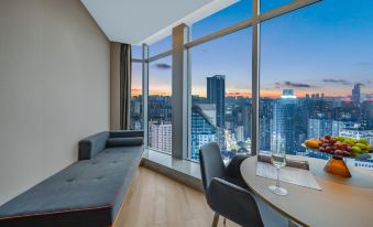 ALLIA Platinum Hotel (Chongqing Yangjiaping Metro Station Branch)