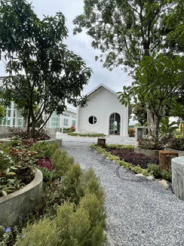 บลูสกายวิลล่าเขาใหญ่ โรงแรมใกล้วัดทรายทอง