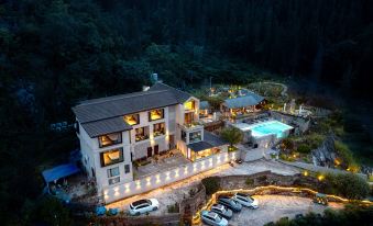 Wan Feng Lin QingChenMuYun, south-west Guizhou