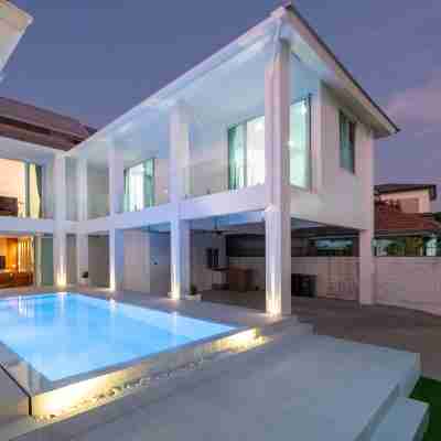 白色泳池別墅 Hotel Exterior