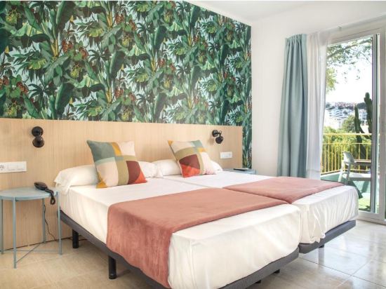 4U Miranda - Adults Only