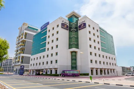 Premier Inn Dubai Silicon Oasis Отели рядом с достопримечательностью «Apricot Tower»