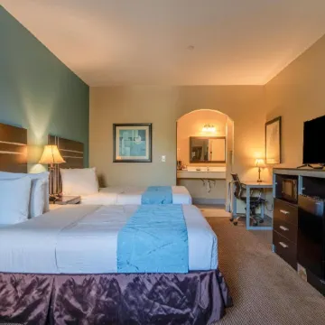 Moulton Inn &  Suites by OYO Near Shiner TX