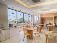 Louis Residence Hotel - breakfast