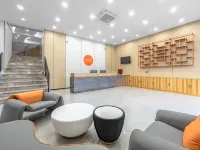 Pudding Yanxuan Hotel (Shanghai North Bund Dalian Road Subway Station Branch) Hotels near Linping Road Station