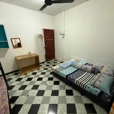 OYO 91270 Sabsa Homestay Hotel berhampiran Pantai Damai