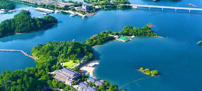 Qiandao Lake Deefly Lake View Holiday Hotel Hotels in Chun'an