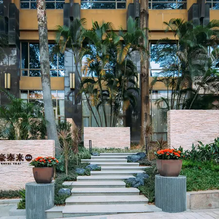 Royal Garden Hotel