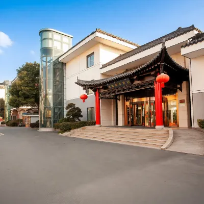 Yangzhou Slender West Lake Wisteria Hotel Hotels near Wenchang Pavilion