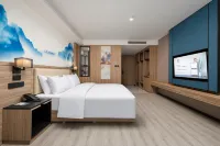 H HOTELS