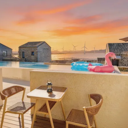 Pingtan Leisure Fun Sunset Seaview Holiday Homestay (Changjiangao Beach Branch)
