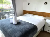 Geelong Holiday Park - parking