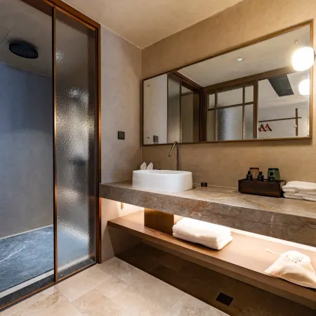 Yun Shi Di Garden Hotel (Yingjiang International Jade City Branch)