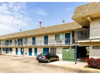 Home 6 by Townhouse Topeka KS I 70 Hotels in Topeka