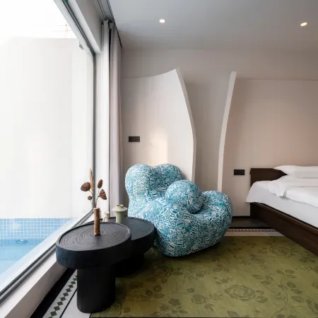 Floral Hotel·Hong Designer High-End Vacation Villa (Beihai Silver Beach Branch)