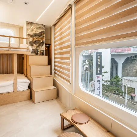Momentum Hostel Seoul Station Отели рядом с достопримечательностью «Музей Токто в Сеуле»