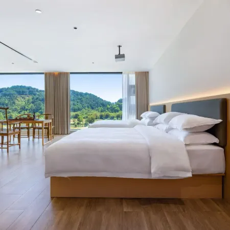 Yuetianju · Qishan Wangtian Stars Audio-Visual Resort Hotel (Yangshuo Shili Gallery Yulong River)